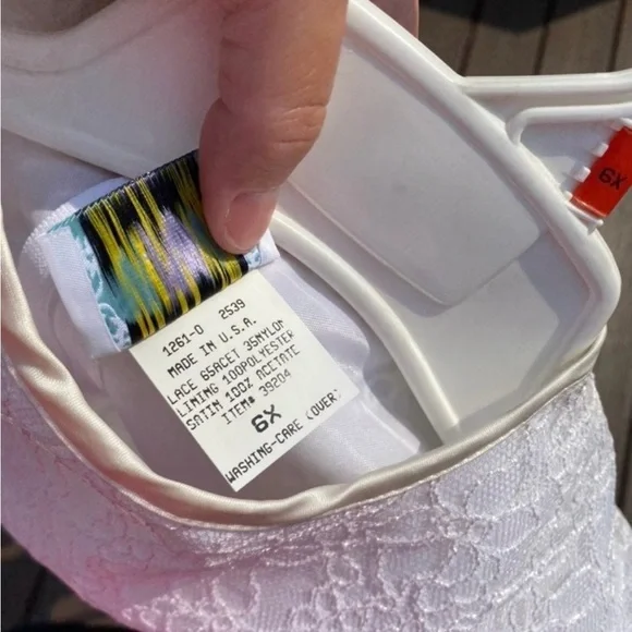 Beautiful White Dress - Size 6X - Picture 5 of 6